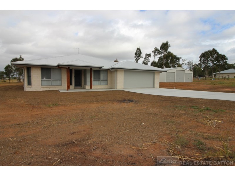 11 Brolga Way, Adare QLD 4343