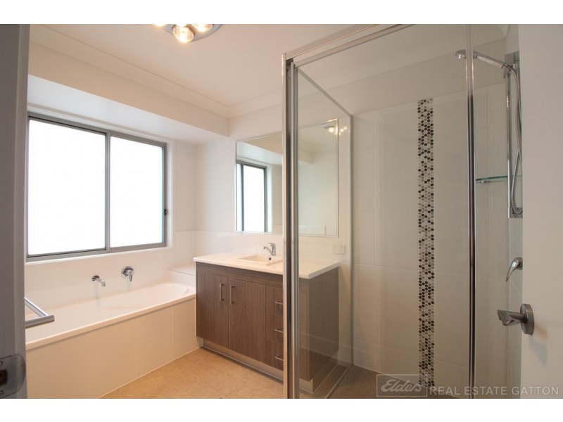 11 Brolga Way, Adare QLD 4343