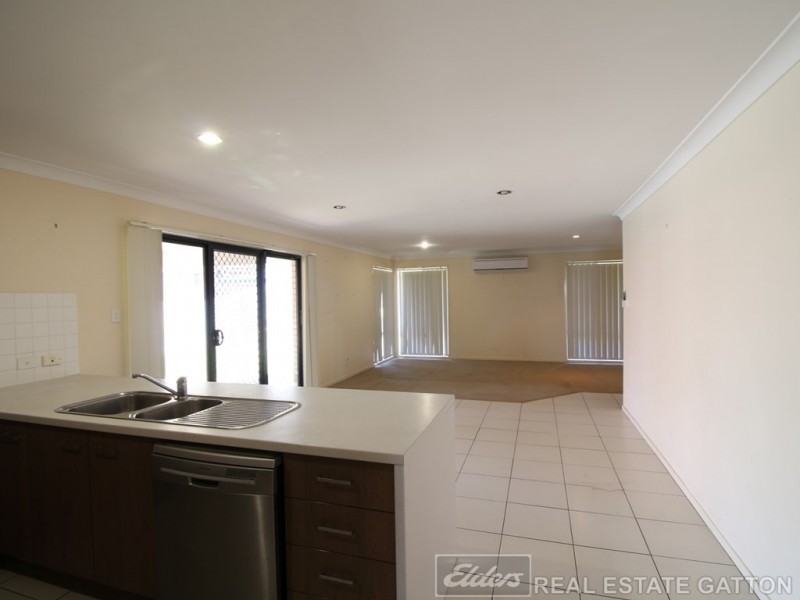 10 Paige Place, Helidon QLD 4344