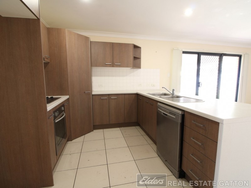 10 Paige Place, Helidon QLD 4344