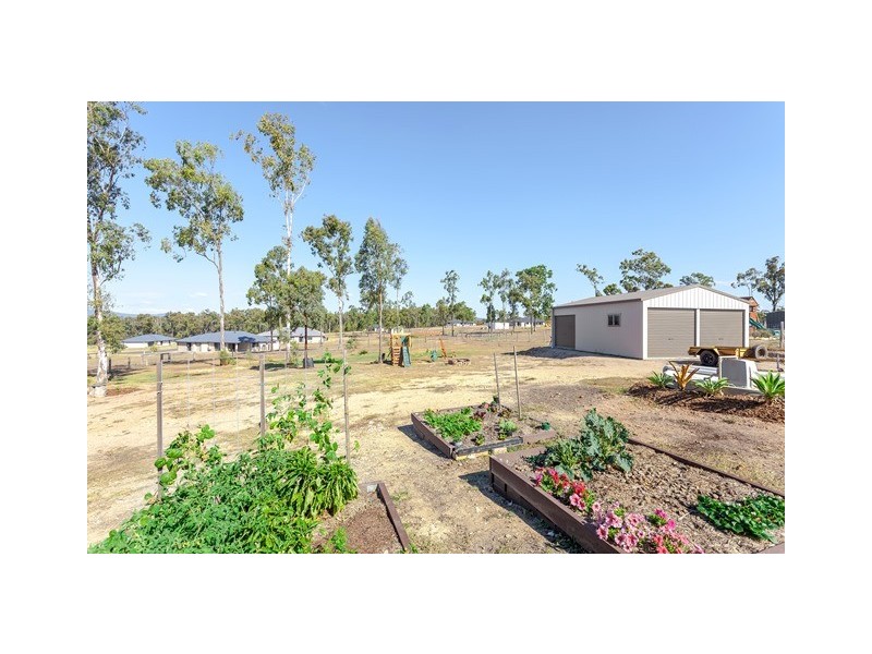 21 Arlington Way, Kensington Grove QLD 4341