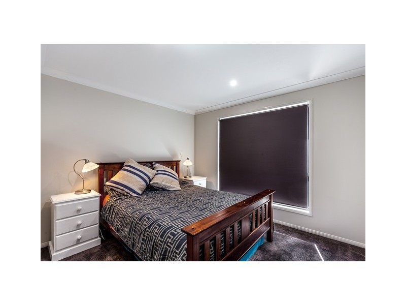 21 Arlington Way, Kensington Grove QLD 4341