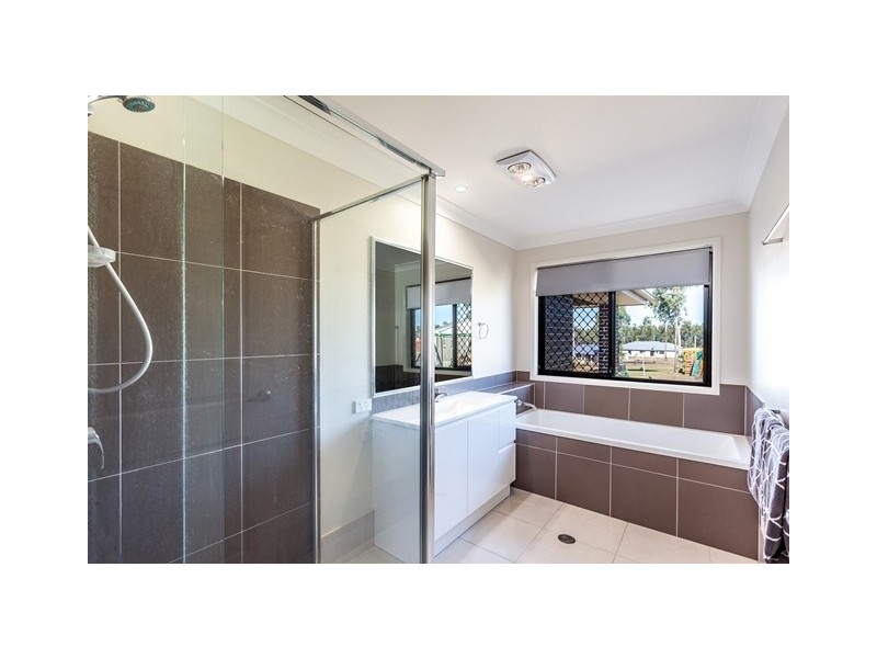 21 Arlington Way, Kensington Grove QLD 4341