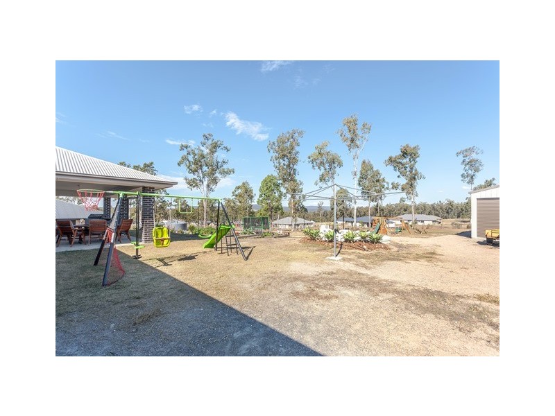 21 Arlington Way, Kensington Grove QLD 4341