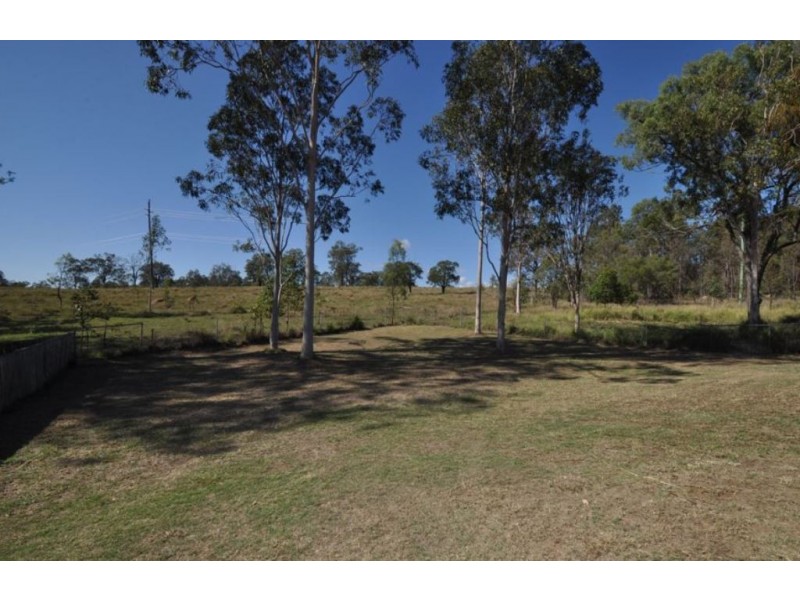 33 Davis Crescent, Gatton QLD 4343