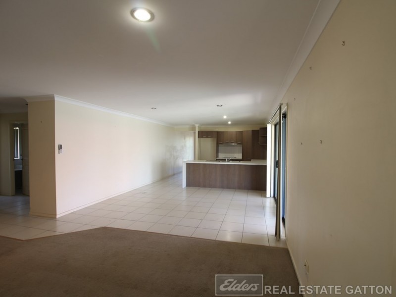 10 Paige Place, Helidon QLD 4344