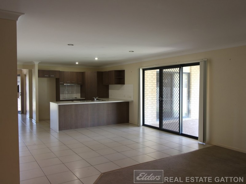 10 Paige Place, Helidon QLD 4344