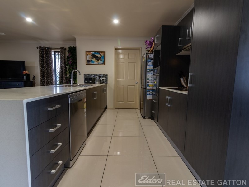 135 Lakes Drive, Laidley Heights QLD 4341