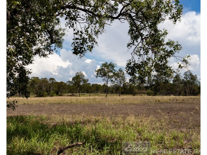 472 Gatton Esk Road, Lake Clarendon QLD 4343