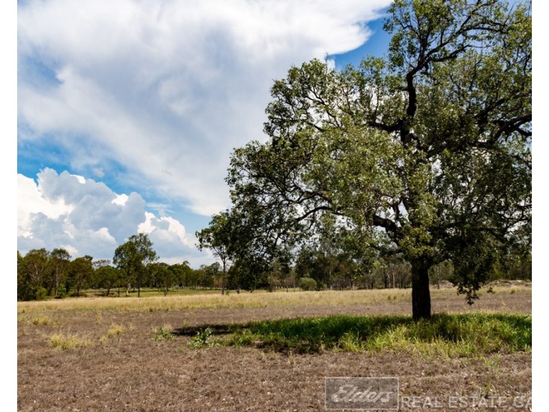 472 Gatton Esk Road, Lake Clarendon QLD 4343