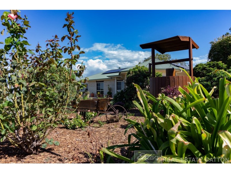 8 Jelisa Place, Placid Hills QLD 4343