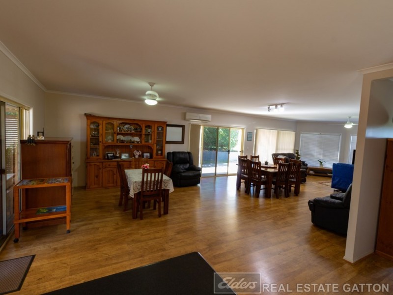 8 Jelisa Place, Placid Hills QLD 4343