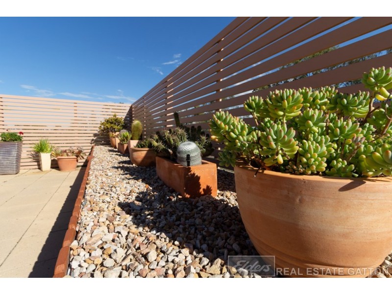 8 Jelisa Place, Placid Hills QLD 4343