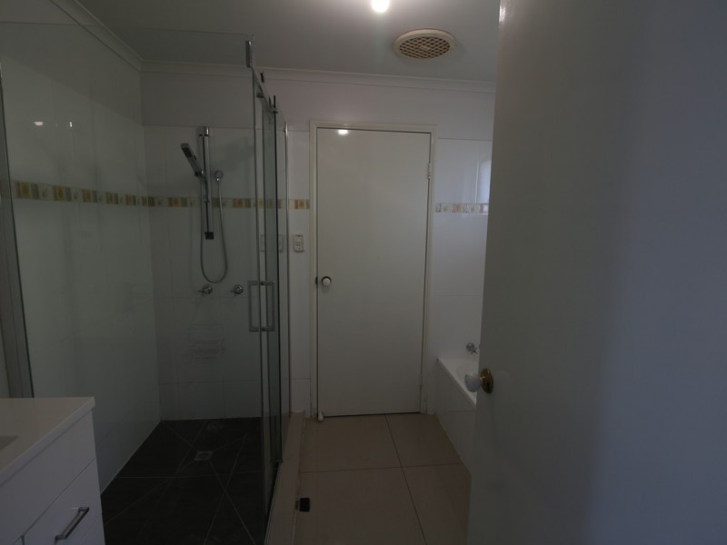 2/7 Allan St, Gatton QLD 4343