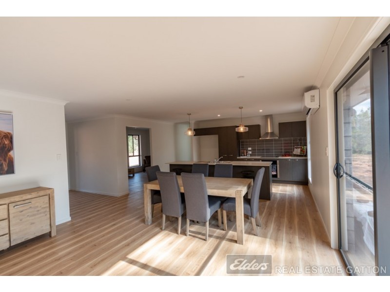 11 Royal Drive, Mount Hallen QLD 4312