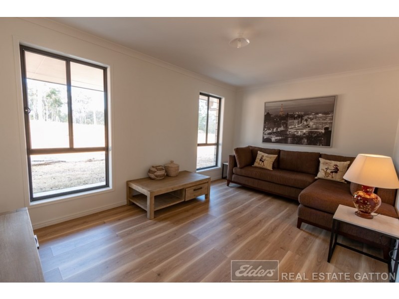 11 Royal Drive, Mount Hallen QLD 4312