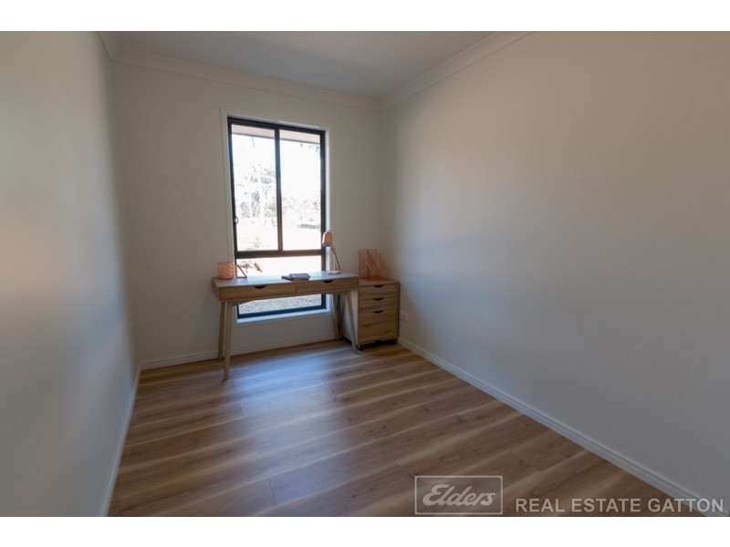 11 Royal Drive, Mount Hallen QLD 4312