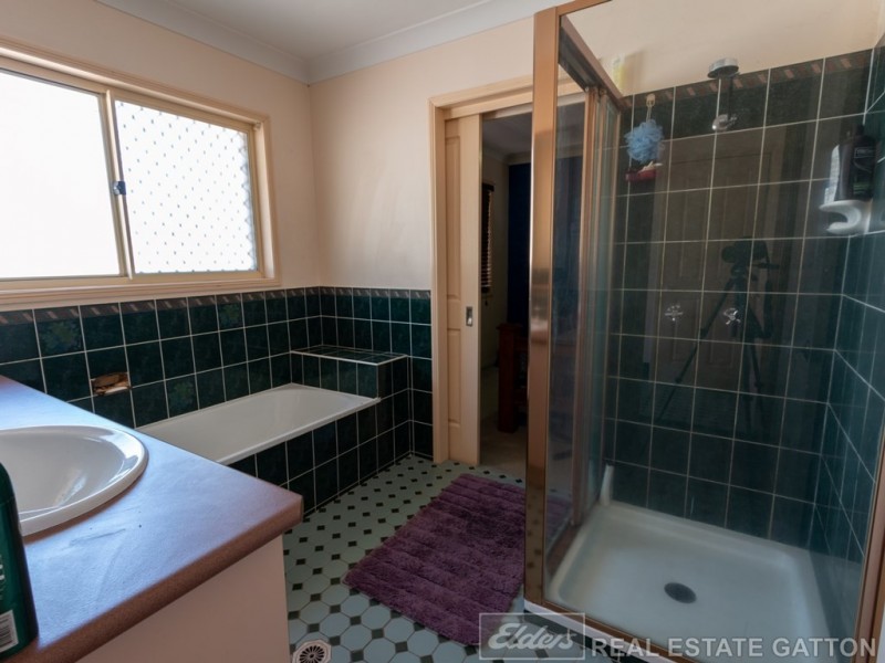 12 Lewis Court, Lockyer Waters QLD 4311