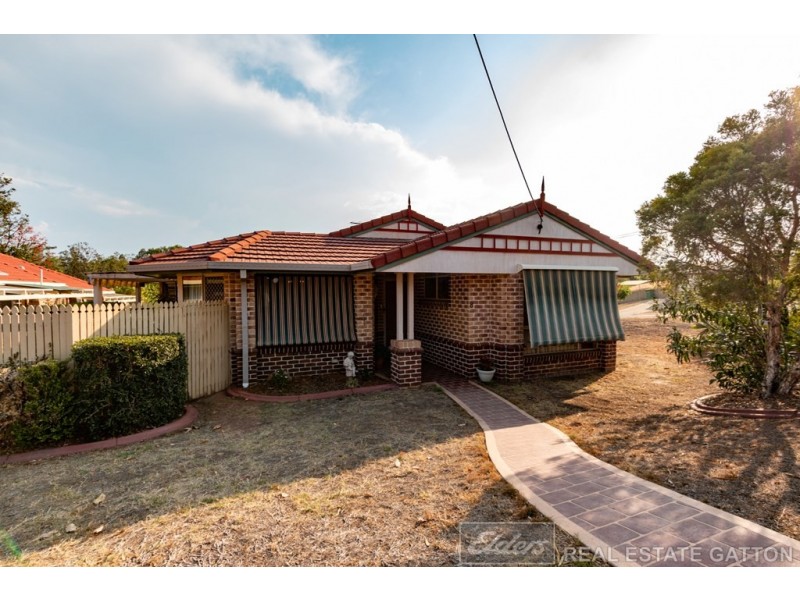 8 Lakeview Drive, Gatton QLD 4343