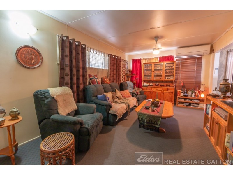 8 Peters Street, Gatton QLD 4343