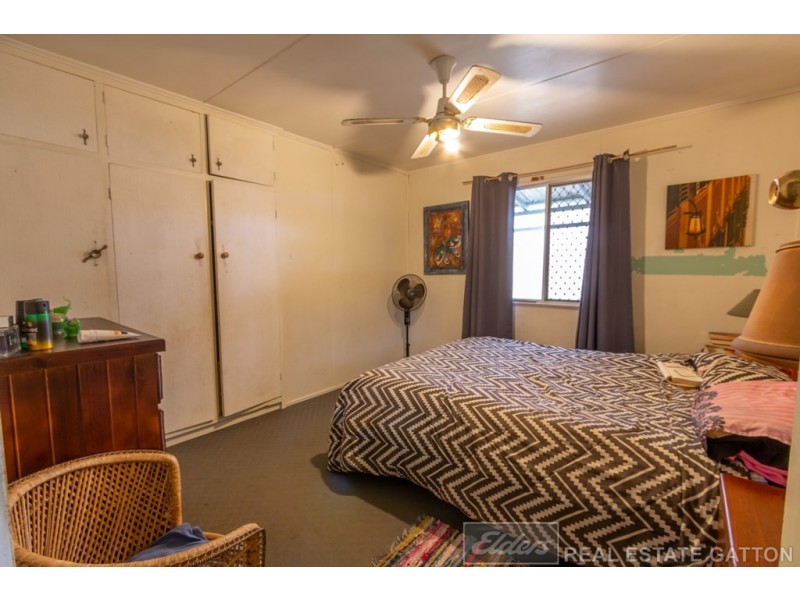 8 Peters Street, Gatton QLD 4343