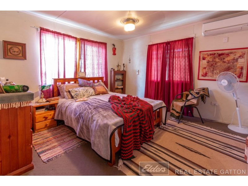 8 Peters Street, Gatton QLD 4343