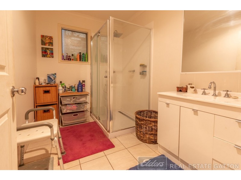 8 Peters Street, Gatton QLD 4343