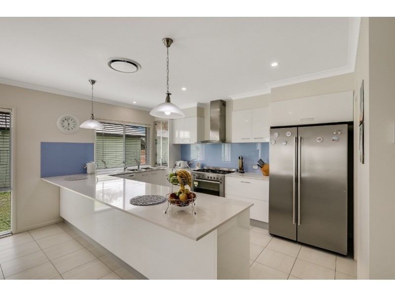 11 Piccadilly Lane, Helidon QLD 4344