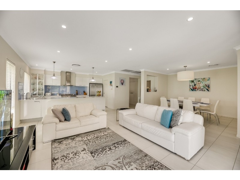 11 Piccadilly Lane, Helidon QLD 4344