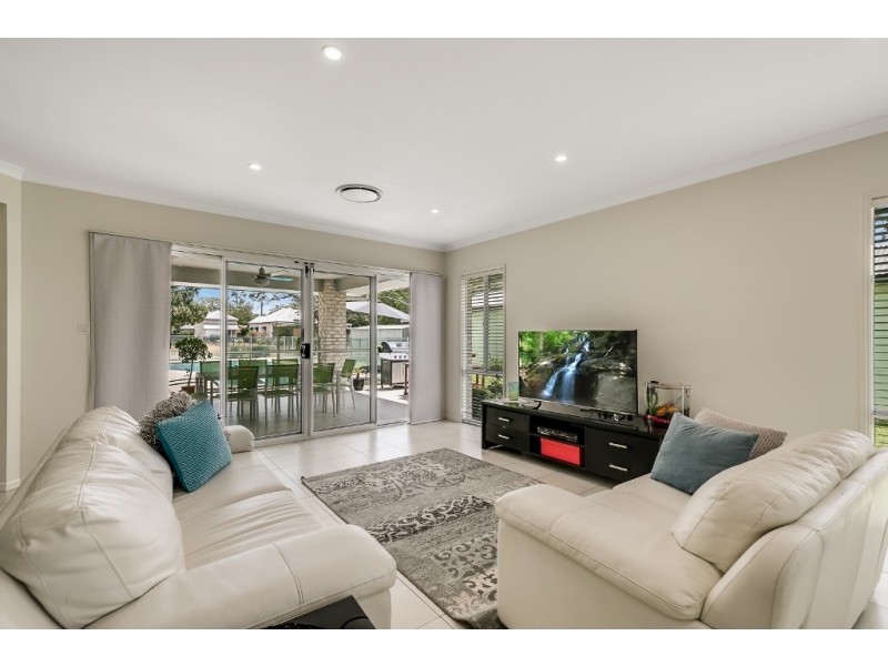 11 Piccadilly Lane, Helidon QLD 4344