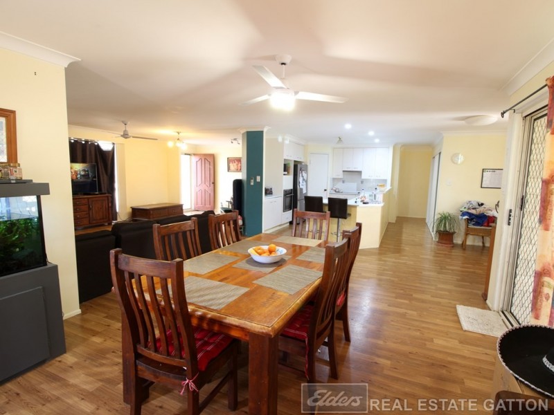 10 Parklea Drive, Placid Hills QLD 4343