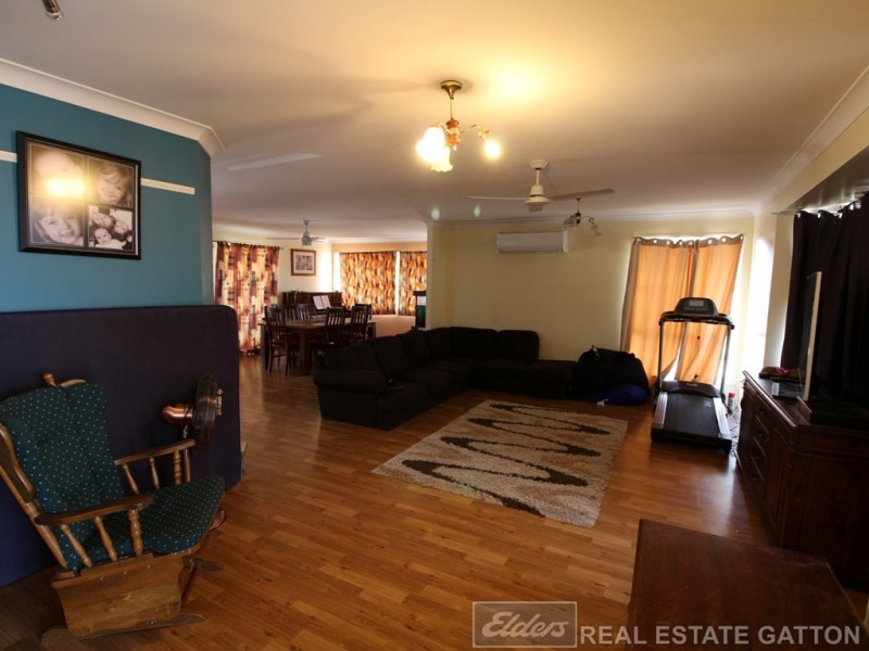 10 Parklea Drive, Placid Hills QLD 4343