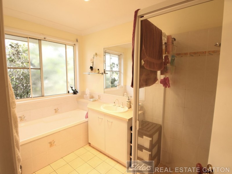 10 Parklea Drive, Placid Hills QLD 4343