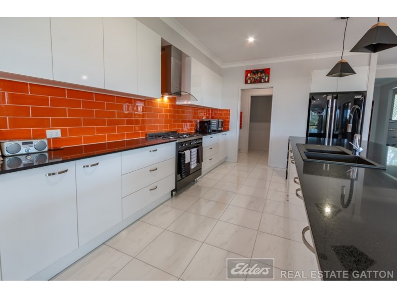 40 Placid Drive, Placid Hills QLD 4343