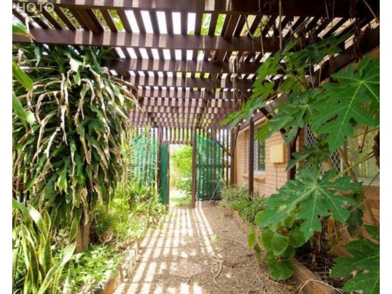 11 CRESTVIEW AVENUE, Gatton QLD 4343