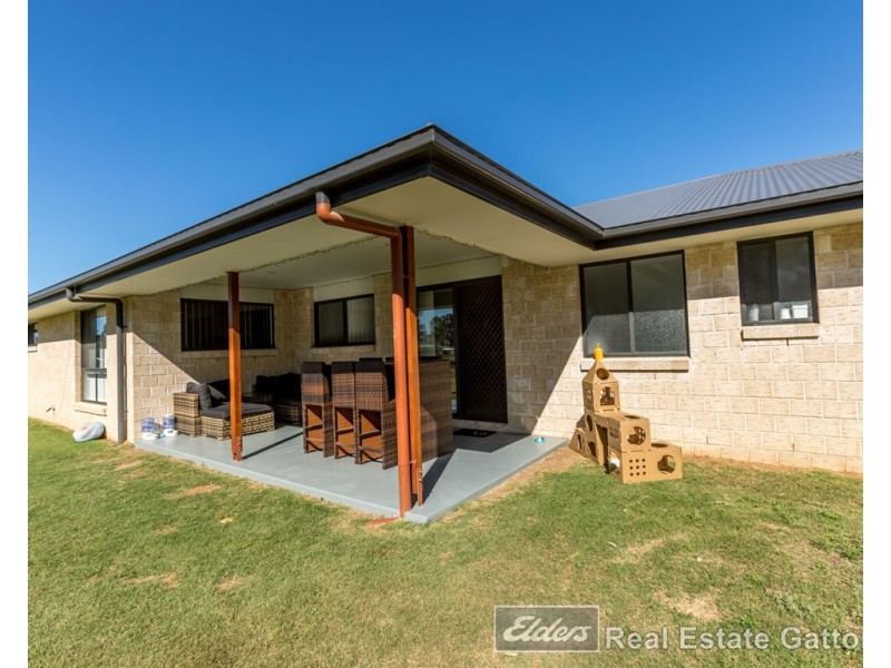 8 Brolga Way, Adare QLD 4343