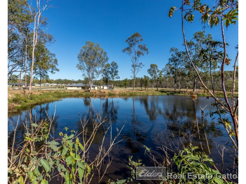 8 Brolga Way, Adare QLD 4343