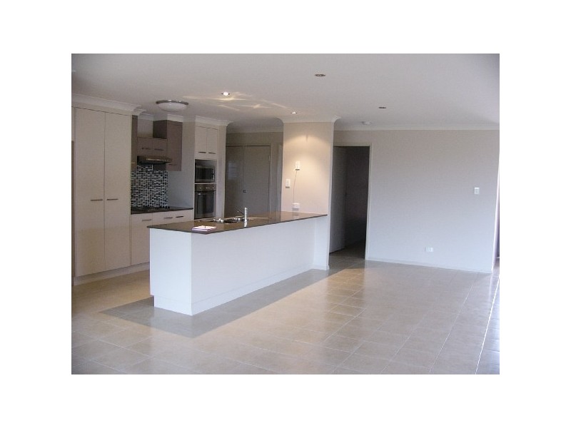 27 RAYMONT CRESCENT, Gatton QLD 4343