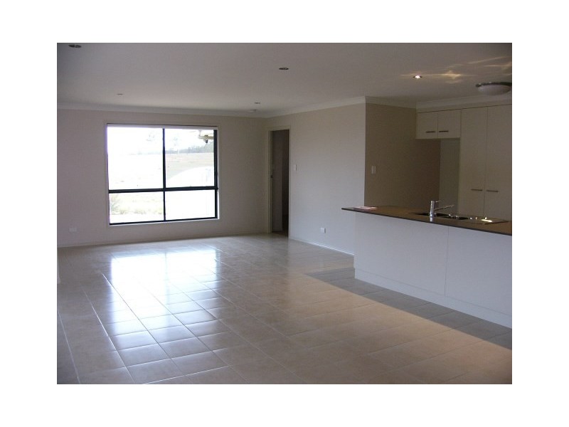 27 RAYMONT CRESCENT, Gatton QLD 4343