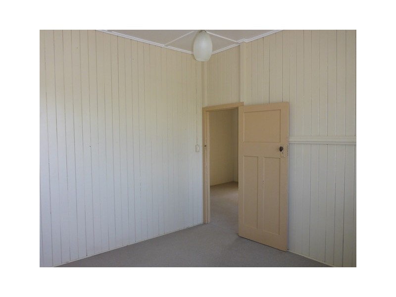 34 Victor Street, Grantham QLD 4347