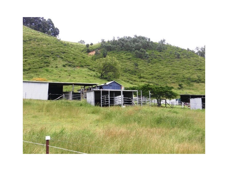 520 Dry Gully Road, Mount Whitestone QLD 4347