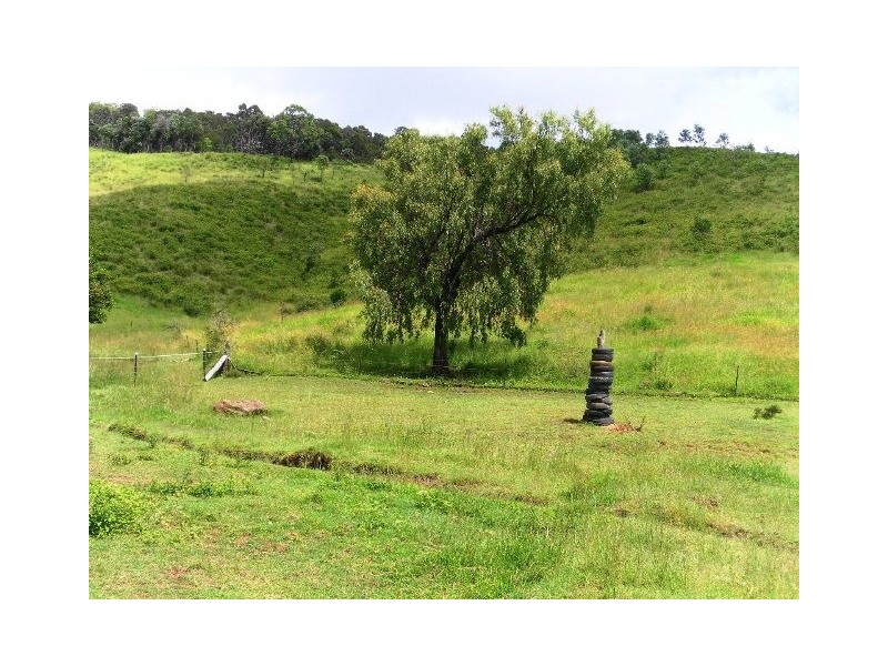 520 Dry Gully Road, Mount Whitestone QLD 4347