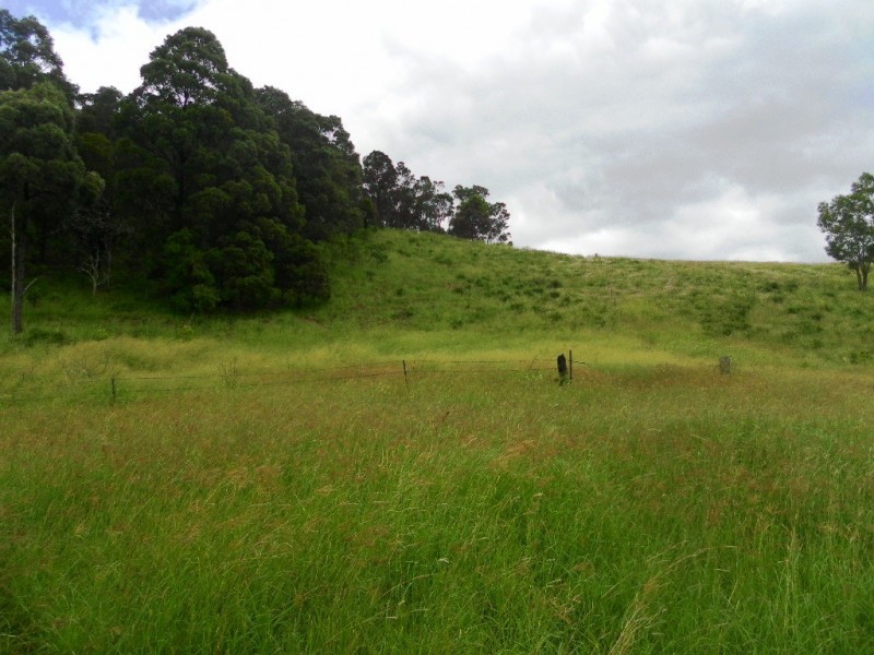 520 Dry Gully Road, Mount Whitestone QLD 4347