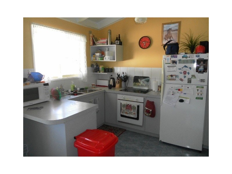5 Banksia Court, Morton Vale QLD 4343