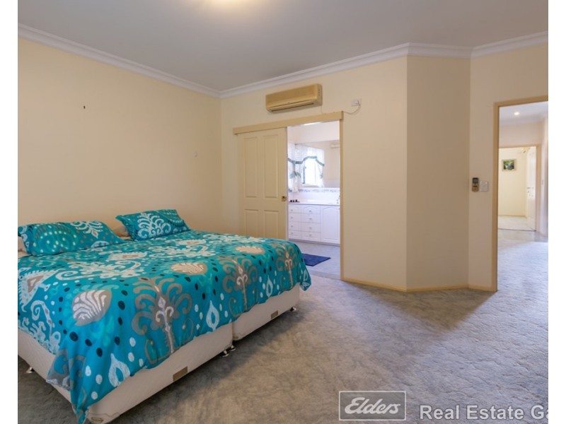 7 Waterview Crescent, Lake Clarendon QLD 4343