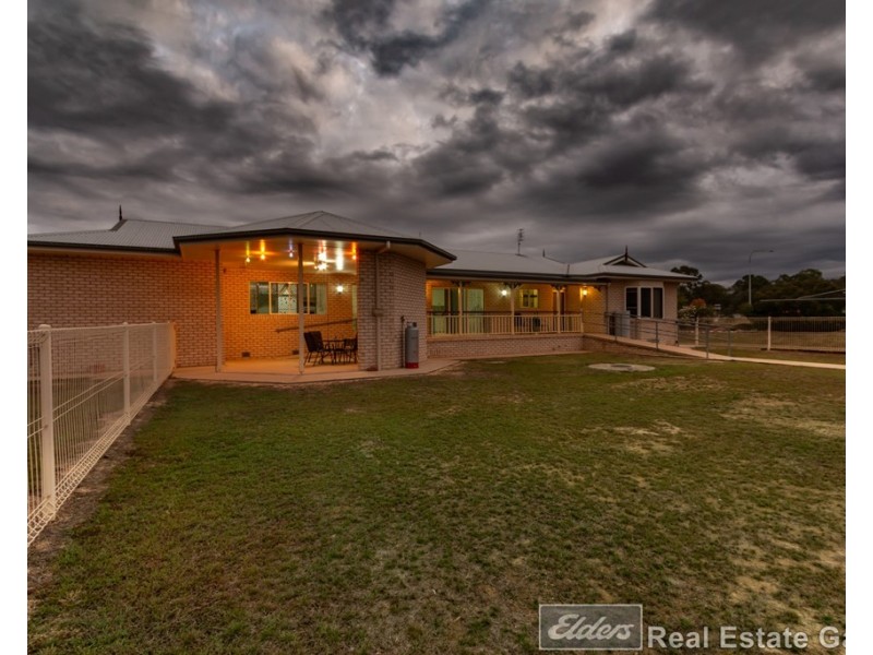 7 Waterview Crescent, Lake Clarendon QLD 4343