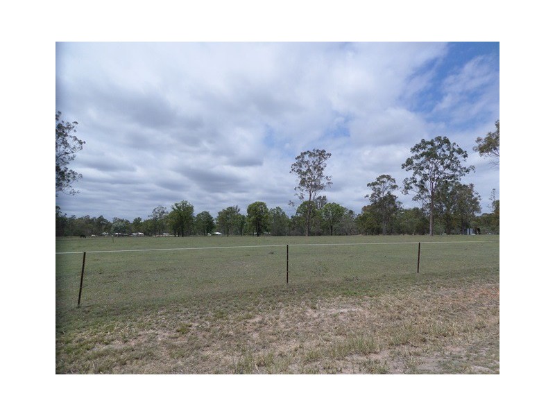 7 Fleur Crescent, Lockyer Waters QLD 4311