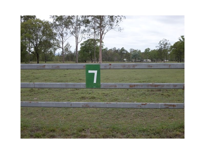 7 Fleur Crescent, Lockyer Waters QLD 4311