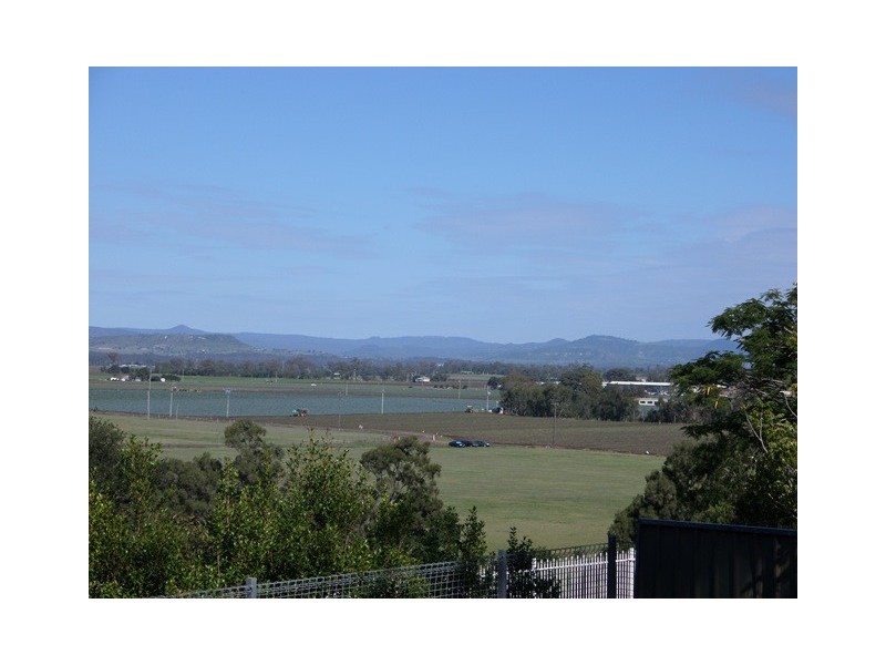 9 Logan Street, Gatton QLD 4343
