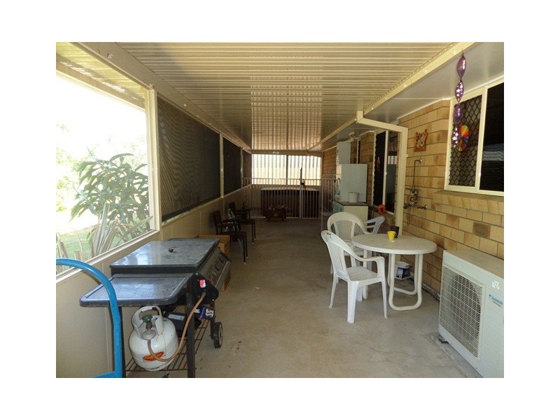 17 Metcalf St, Gatton QLD 4343